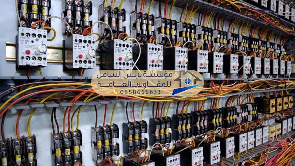 توزيع لوحات الكهرباء الرئيسية في المباني