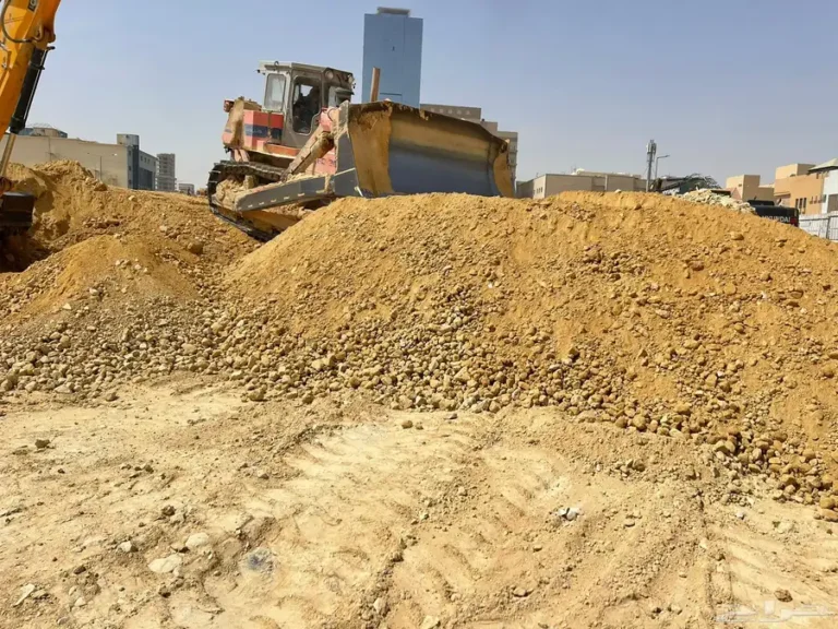 مقاول حفر وترحيل محترف بالرياض لتنفيذ أعمال دقيقة وسريعة.